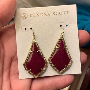 NIB Burgundy Kendra Scott Alex Drop Earrings